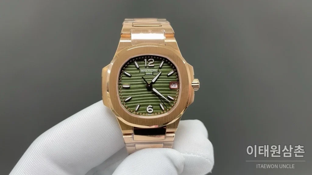 파텍필립 노utilus 쿼츠 32mm 화이트 다이얼