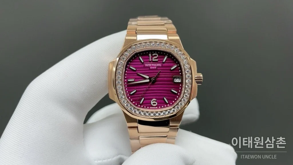 파텍필립 노틸러스 쿼츠 32mm 아이스블루 다이얼