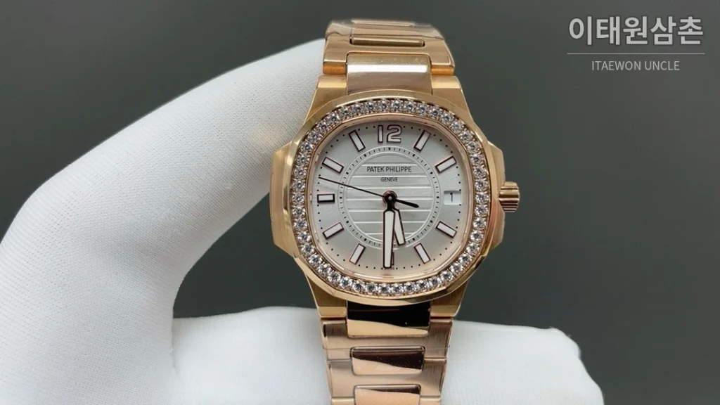 파텍필립 노틸러스 쿼츠 32mm 아이스블루 다이얼 (2)