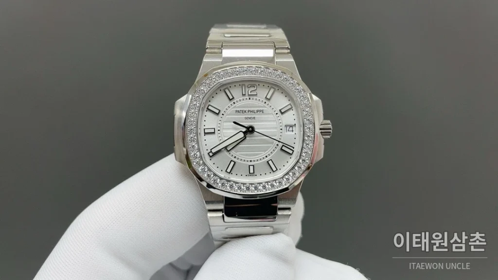 파텍필립 노틸러스 쿼츠 32mm 그린 다이얼