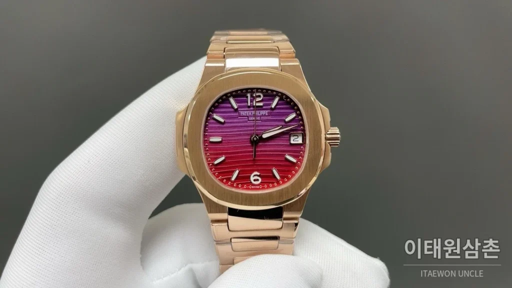 파텍필립 노틸러스 쿼츠 32mm 자개 다이얼