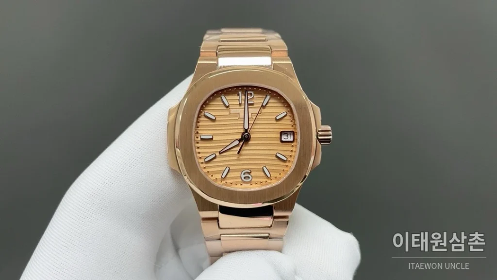 파텍필립 노utilus 쿼츠 32mm 화이트 다이얼