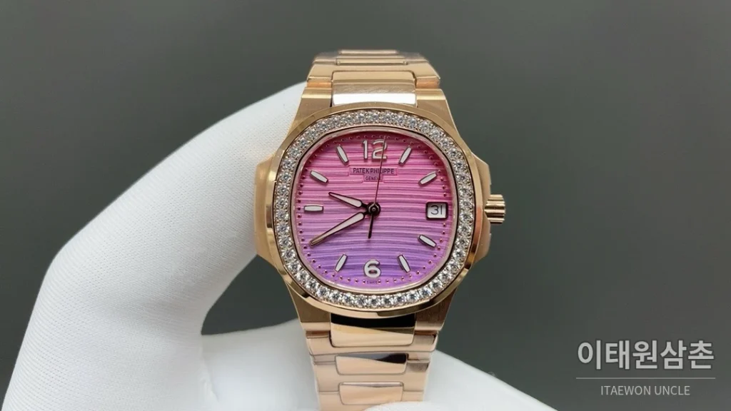 파텍필립 노틸러스 쿼츠 32mm 아이스블루 다이얼