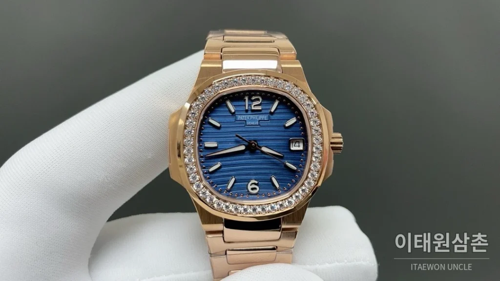 파텍필립 노틸러스 쿼츠 32mm 아이스블루 다이얼 (2)