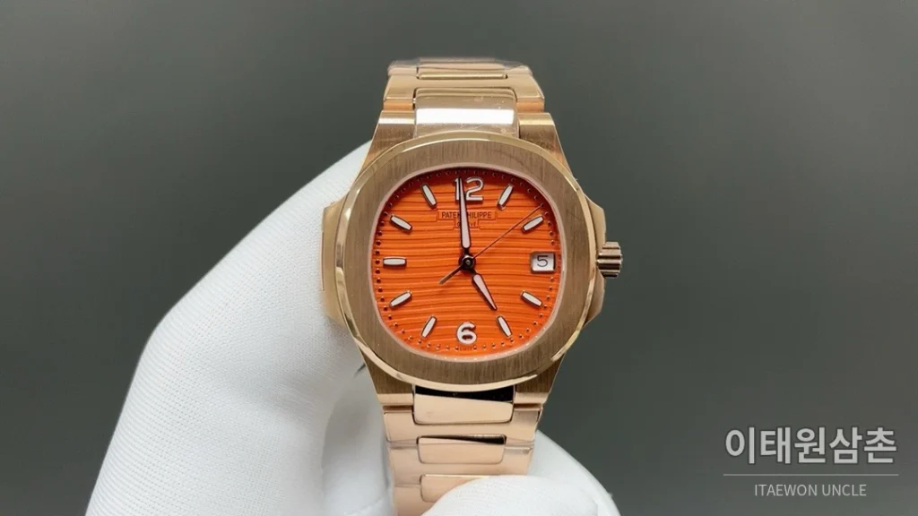 파텍필립 노틸러스 쿼츠 32mm 자개 다이얼