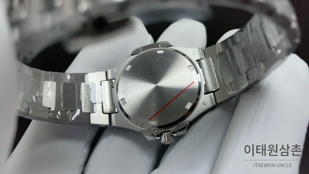 파텍필립 노틸러스 쿼츠 32mm (2)