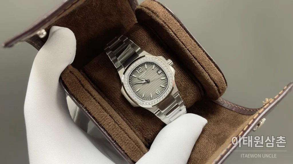 파텍필립 노utilus 쿼츠 32mm 핑크 다이얼