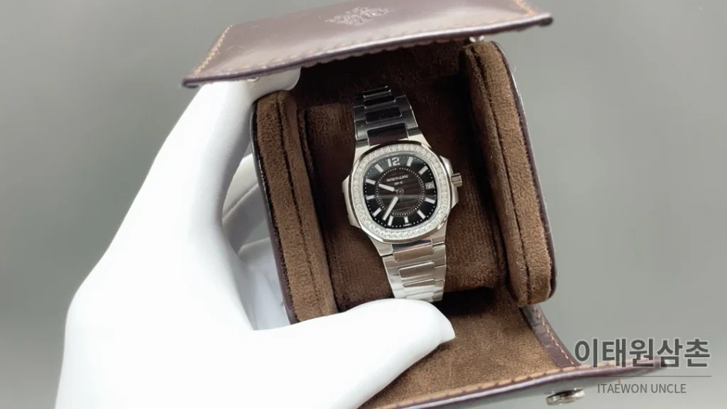 파텍필립 노틸러스 쿼츠 32mm 그린 다이얼