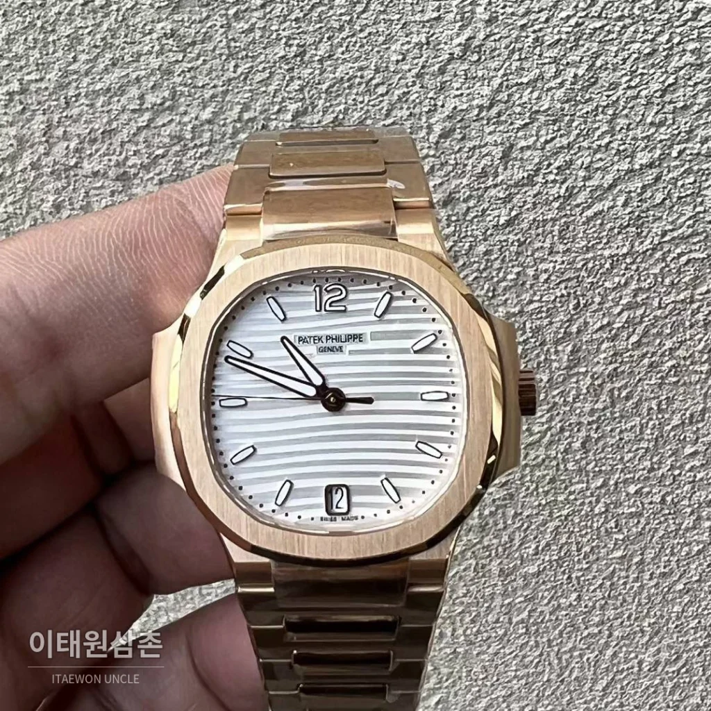 파텍필립 노틸러스 스틸 블루다이얼 오토매틱 35.2mm 7118 로즈골드 브레이슬릿 로즈골드 베젤