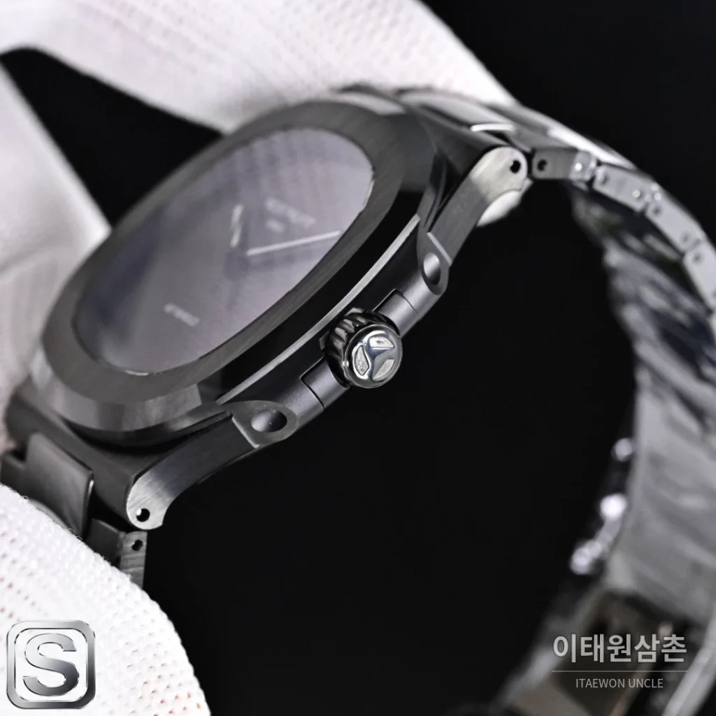 파텍필립 노틸러스 블랙 세라믹 아이스블루 다이얼 오토매틱 40mm 5711 세라믹 브레이슬릿