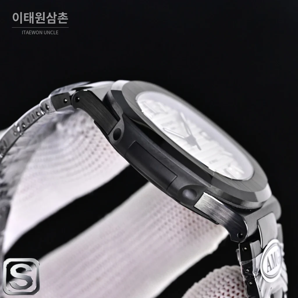 파텍필립 노틸러스 블랙 세라믹 아이스블루 다이얼 오토매틱 40mm 5711 스틸 브레이슬릿