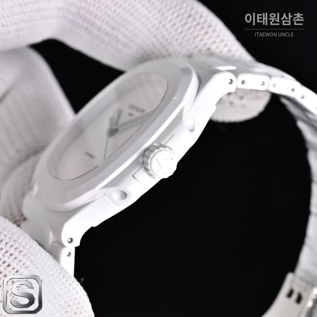 파텍필립 노틸러스 화이트 세라믹 아이스화이트 다이얼 오토매틱 40mm
