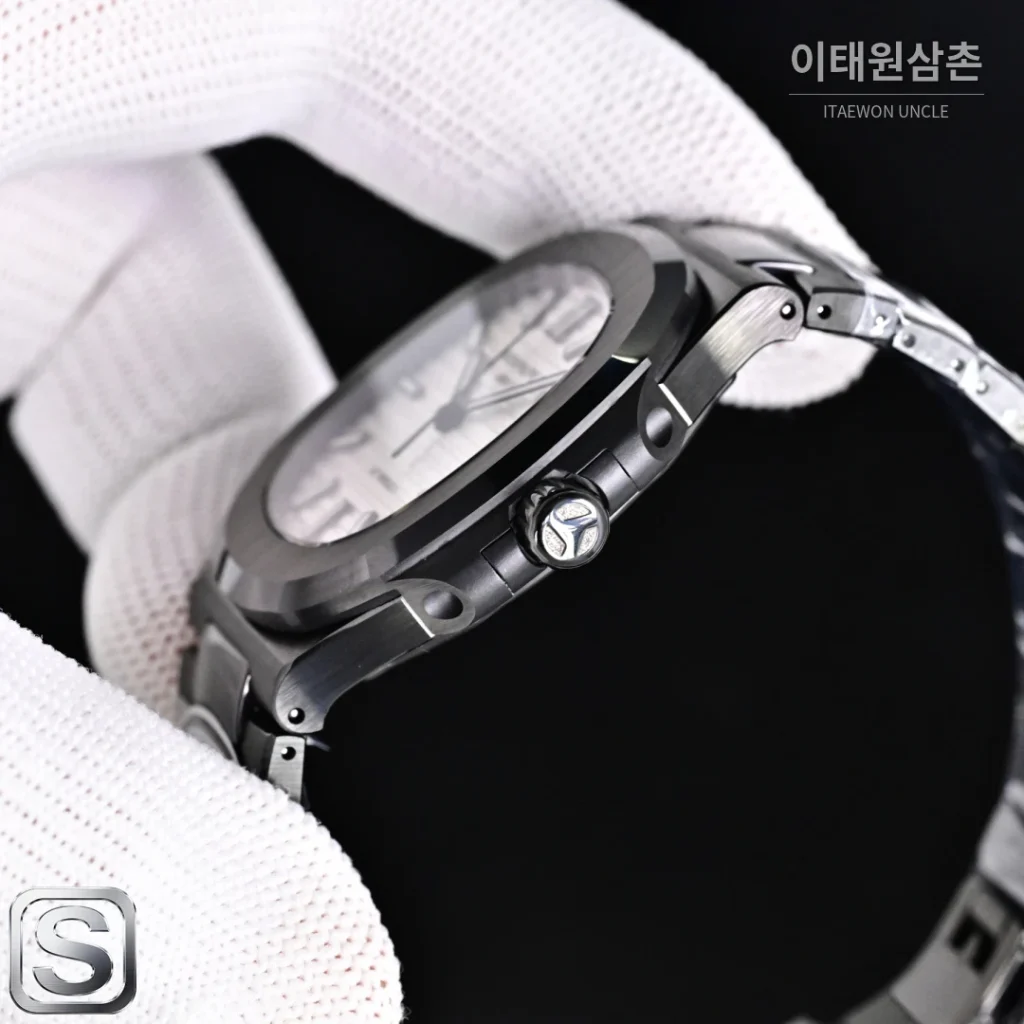 파텍필립 노틸러스 블랙 세라믹 아이스블루 다이얼 오토매틱 40mm 5711 스틸 브레이슬릿