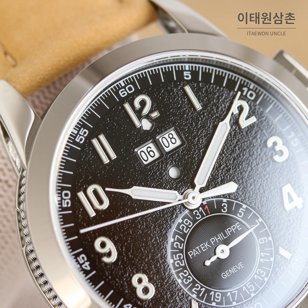 파텍필립 파일럿 트래블 타임 블랙 다이얼 베이지 스트랩 오토매틱 시계 41mm
