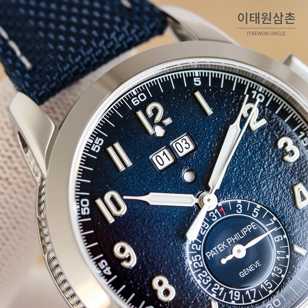 파텍필립 파일럿 트래블 타임 블루 다이얼 패브릭 스트랩 오토매틱 시계 41mm