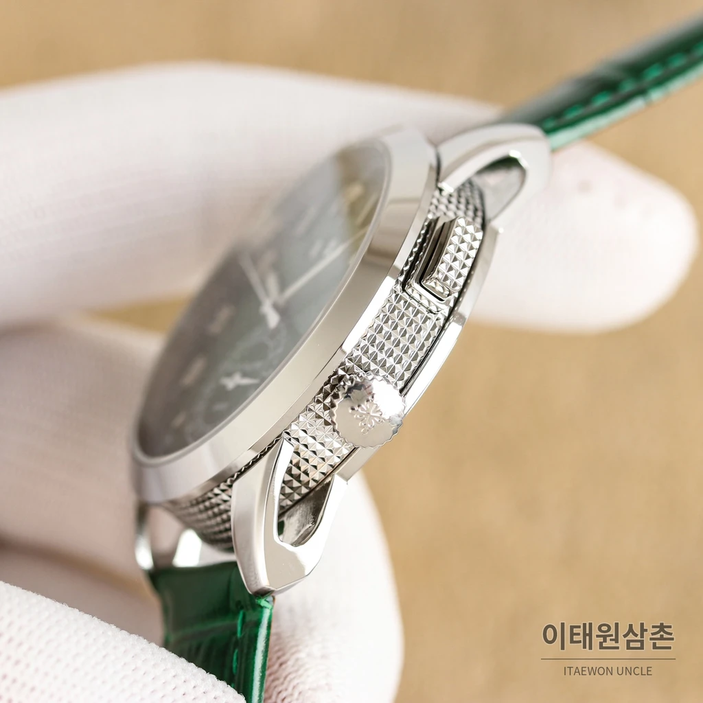 파텍필립 파일럿 트래블 타임 그린 다이얼 엠보싱 스트랩 오토매틱 시계 41mm