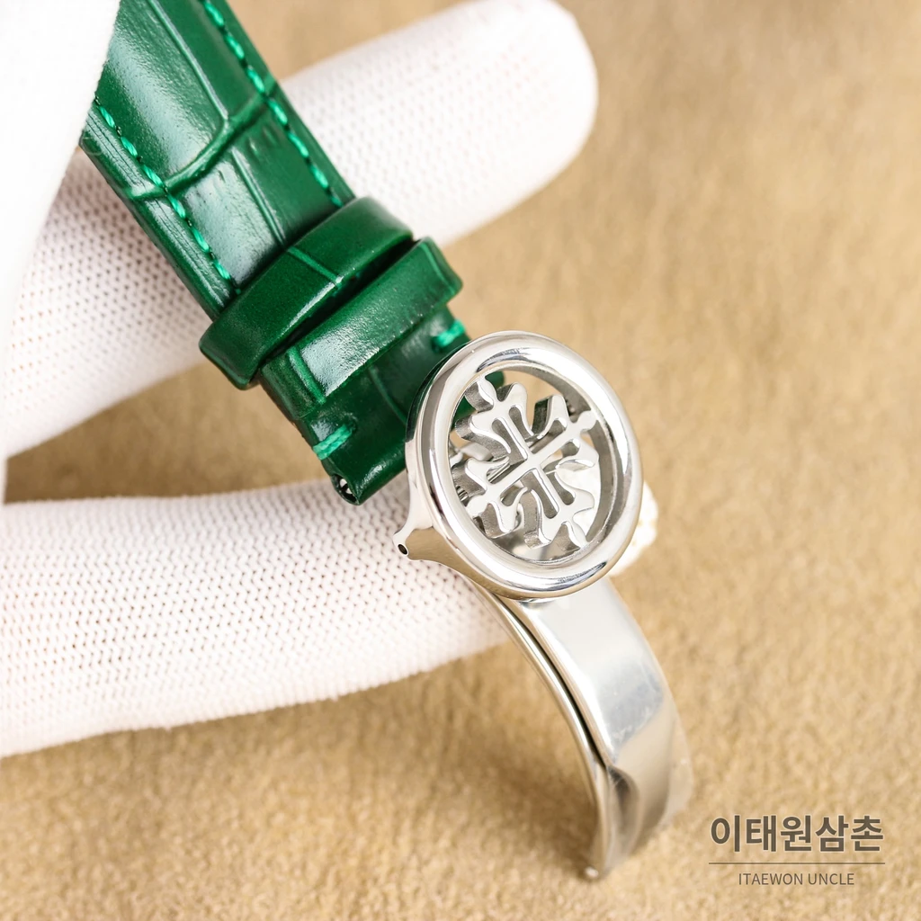 파텍필립 파일럿 트래블 타임 그린 다이얼 엠보싱 스트랩 오토매틱 시계 41mm