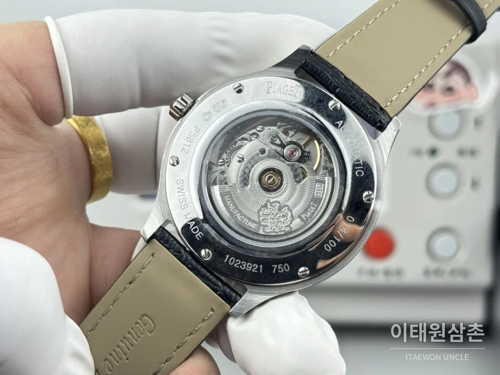 피아제 스퀘어케이스 블랙다이얼 레더스트랩 오토매틱 42mm