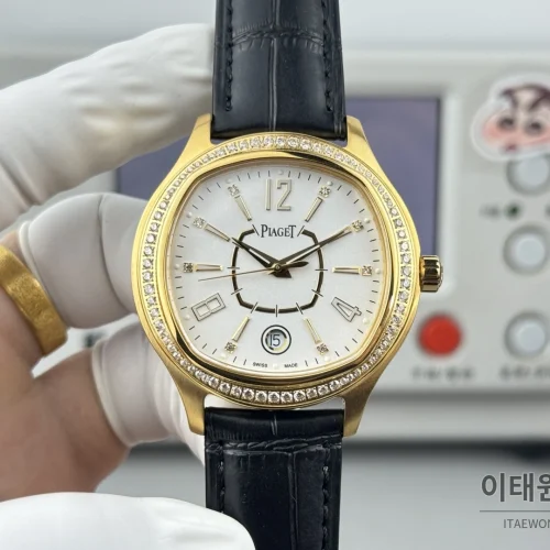 피아제 스퀘어케이스 골드베젤 화이트다이얼 오토매틱 42mm