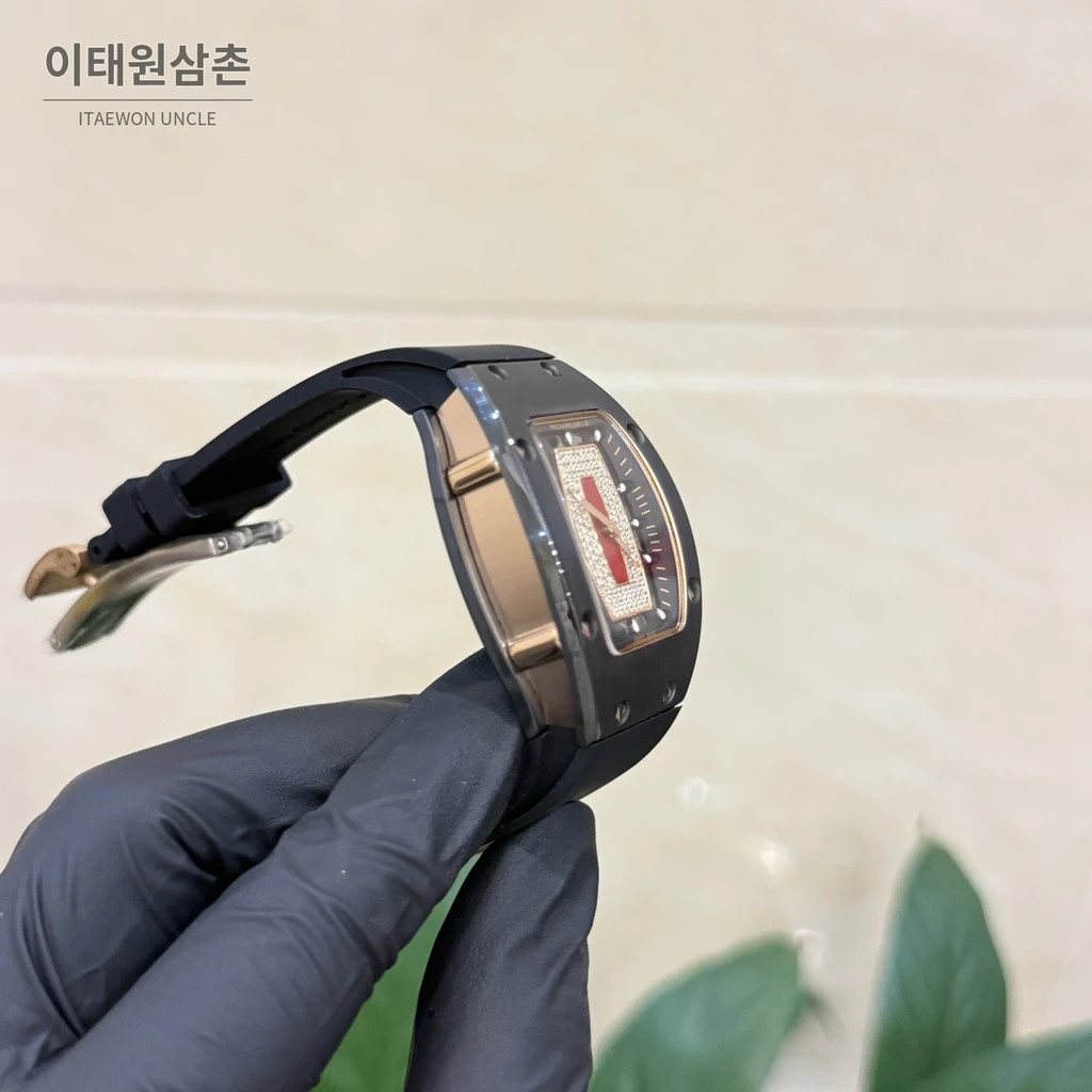 리차드밀 블랙세라믹베젤 레드다이얼 스켈레톤 여성용 시계