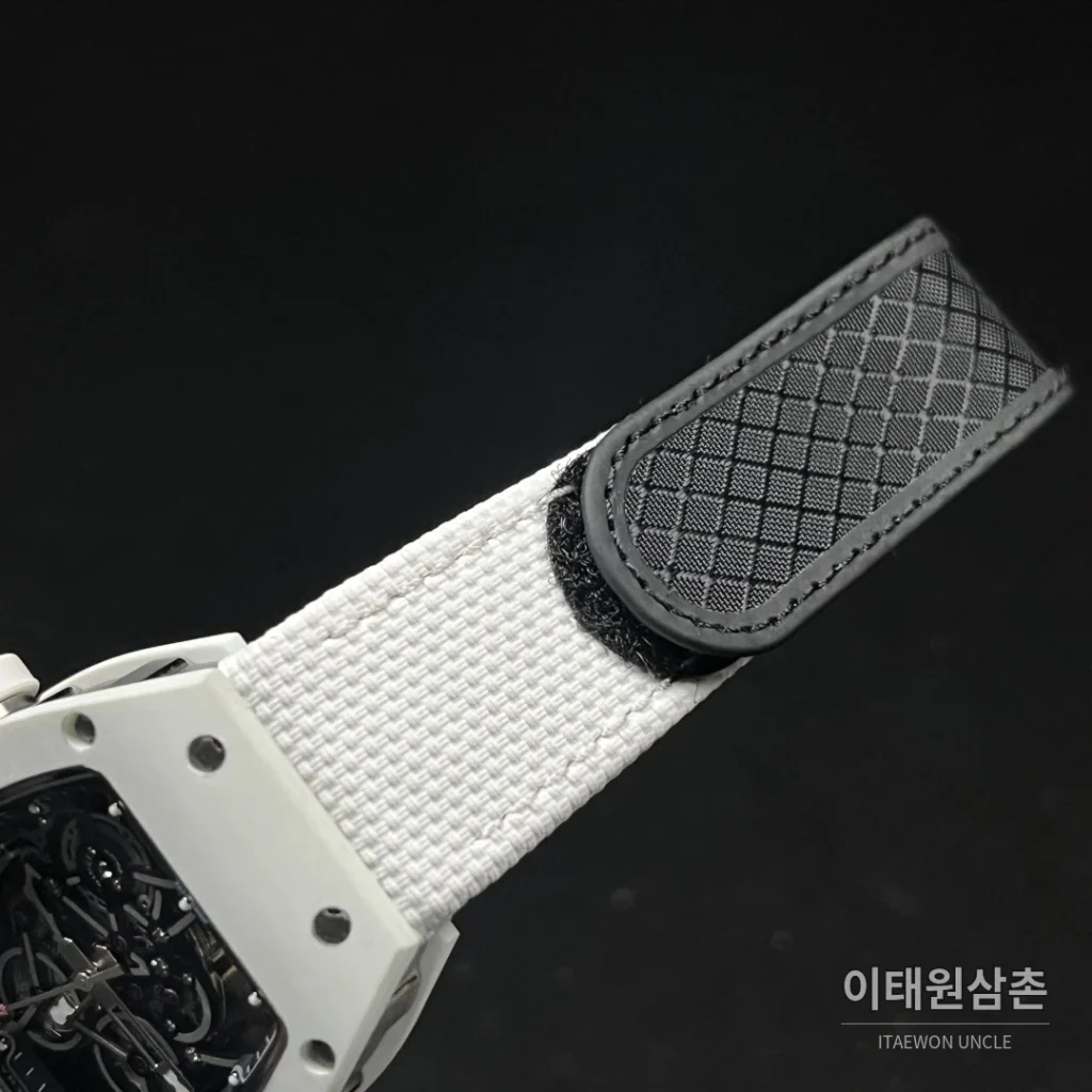 리차드밀 카본 TPT 쿼츠 TPT 스켈레톤 토노 수동 시계 47.33mm 스켈레톤 다이얼 화이트 나일론 스트랩