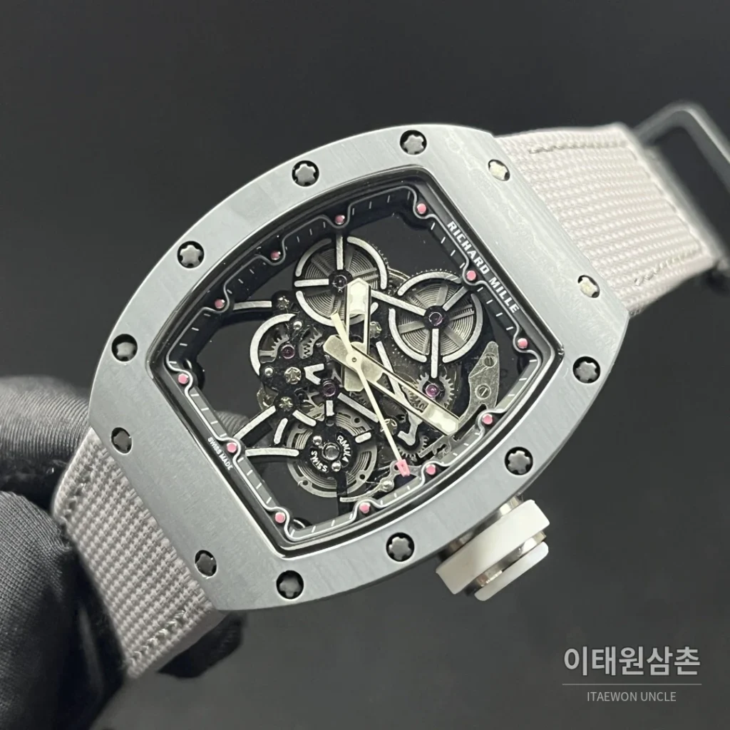 리차드밀 카본 TPT 쿼츠 TPT 스켈레톤 토노 수동 시계 47.33mm 스켈레톤 다이얼 그레이 나일론 스트랩