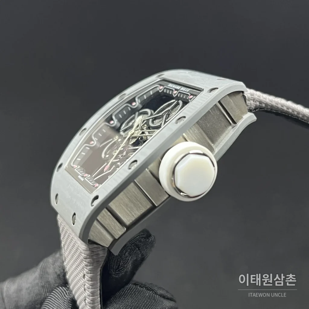 리차드밀 카본 TPT 쿼츠 TPT 스켈레톤 토노 수동 시계 47.33mm 스켈레톤 다이얼 그레이 나일론 스트랩