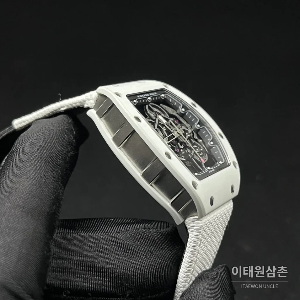 리차드밀 카본 TPT 쿼츠 TPT 스켈레톤 토노 수동 시계 47.33mm 스켈레톤 다이얼 화이트 나일론 스트랩
