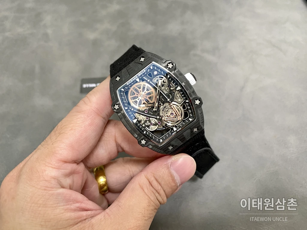 리차드밀 라파엘나달 NTPT카본 블랙베젤 플라잉투르비용 시계 47.25mm