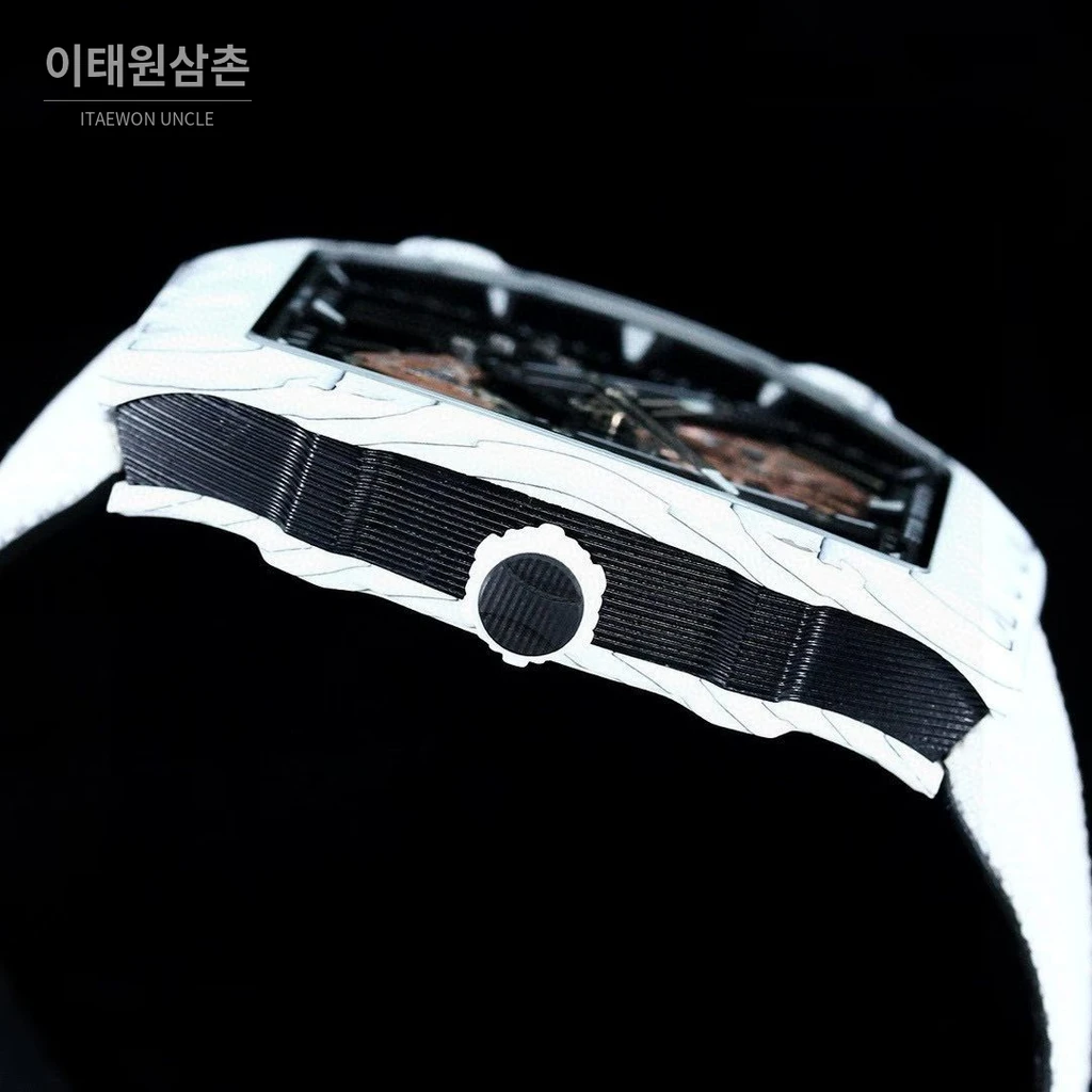 리차드밀 라파엘 나달 NTPT 카본 플라잉 투르비용 47.25mm