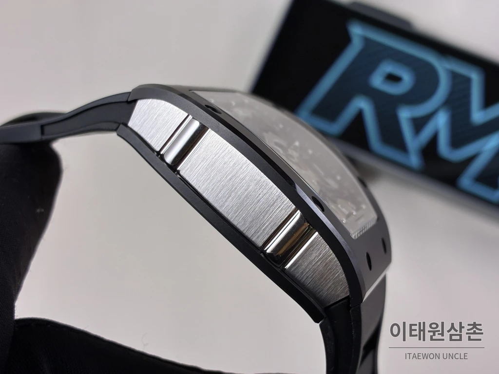 리차드밀 RM 17-02 블랙 세라믹 블랙 스트랩 실버 인덱스 투르비용 시계 48mm