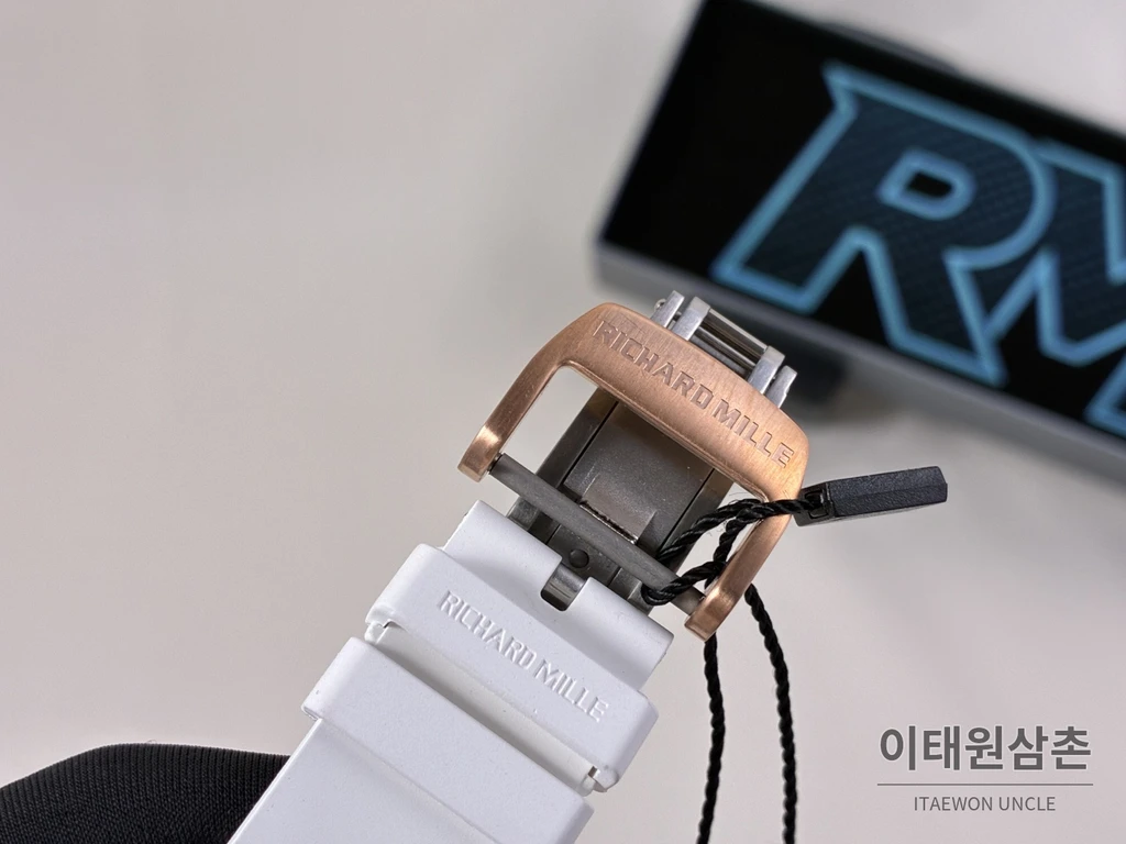리차드밀 RM 17-02 블루 세라믹 화이트 스트랩 투르비용 시계 48mm