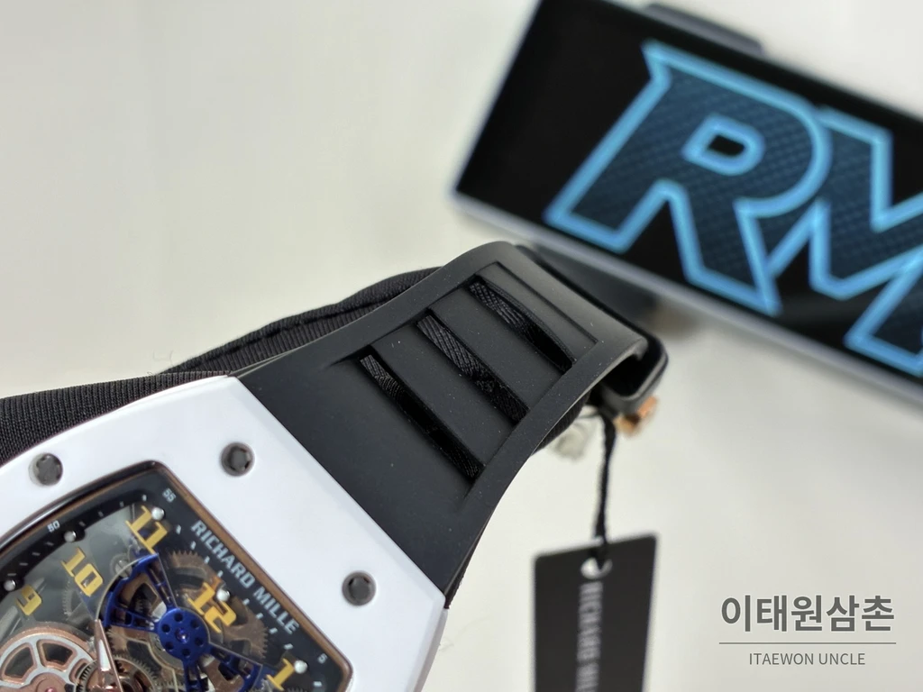 리차드밀 RM 17-02 화이트 세라믹 블랙 스트랩 투르비용 시계 48mm