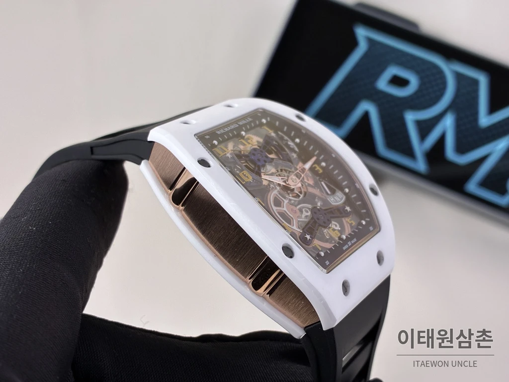 리차드밀 RM 17-02 화이트 세라믹 블랙 스트랩 투르비용 시계 48mm