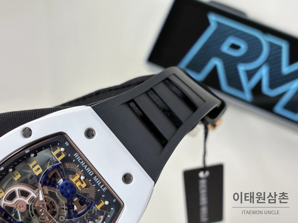 리차드밀 RM 17-02 화이트 세라믹 블랙 스트랩 투르비용 시계 48mm