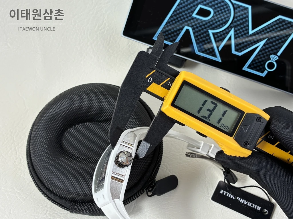 리차드밀 RM 17-02 화이트 세라믹 화이트 스트랩 실버 인덱스 투르비용 시계 48mm