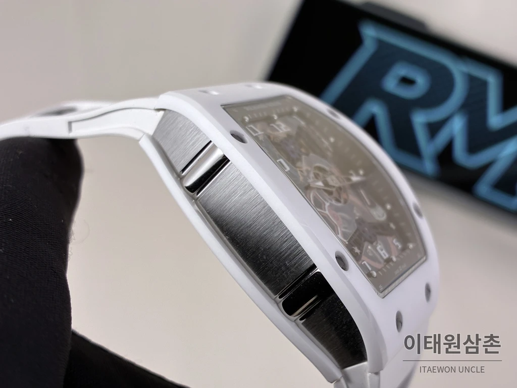 리차드밀 RM 17-02 화이트 세라믹 화이트 스트랩 실버 인덱스 투르비용 시계 48mm