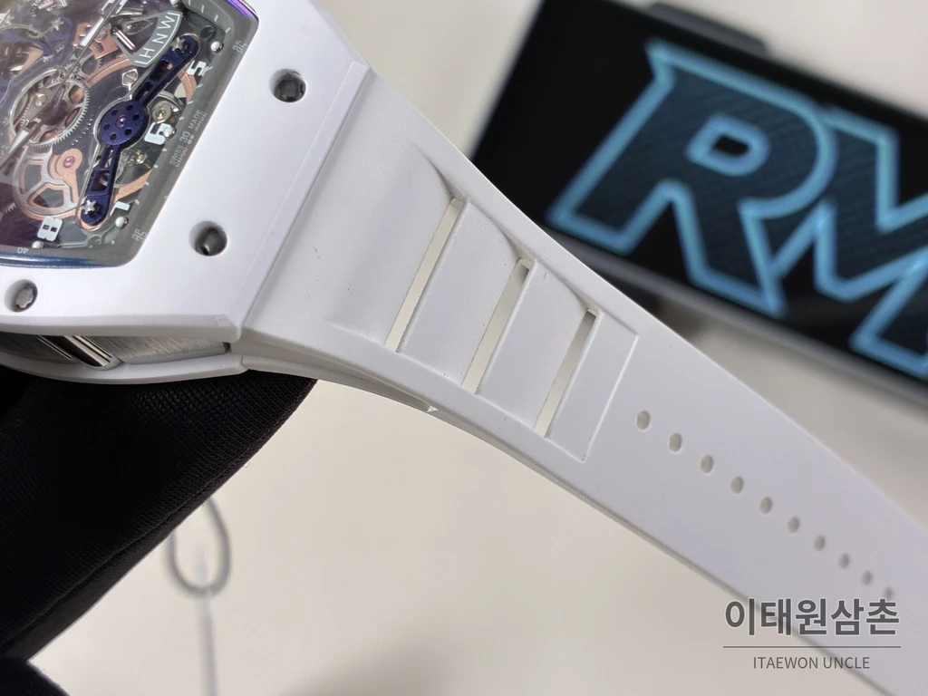 리차드밀 RM 17-02 화이트 세라믹 화이트 스트랩 실버 인덱스 투르비용 시계 48mm