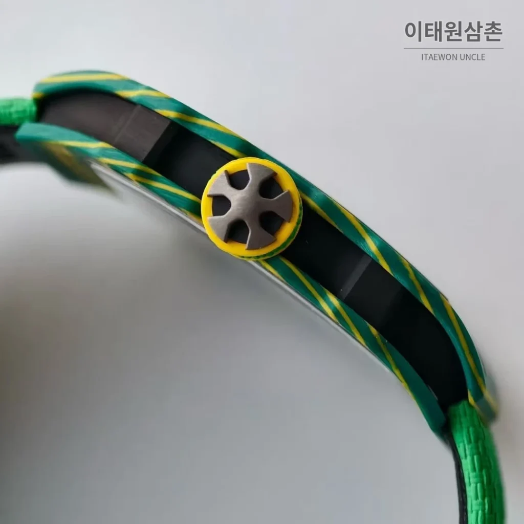 리차드밀 RM 67-02 오토매틱 스켈레톤 다이얼 그린 나일론 스트랩 멀티컬러 베젤