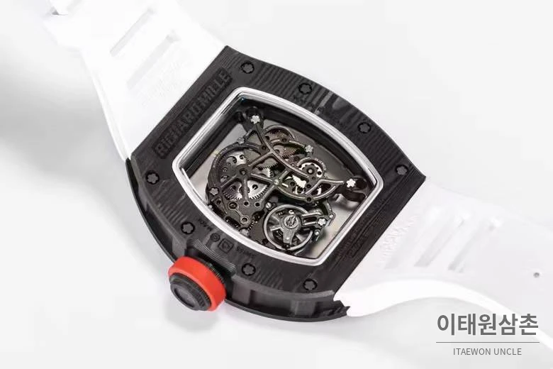 리차드밀 RM055 NTPT카본 블랙스켈레톤 수동 49.9mm 스켈레톤 다이얼 화이트 러버 스트랩 블랙 베젤 (2)