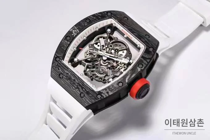 리차드밀 RM055 NTPT카본 블랙스켈레톤 수동 49.9mm 스켈레톤 다이얼 화이트 러버 스트랩 블랙 베젤 (2)