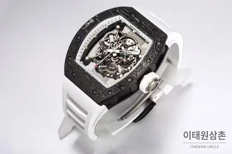 리차드밀 RM055 NTPT카본 블랙스켈레톤 수동 49.9mm 스켈레톤 다이얼 화이트 러버 스트랩 블랙 베젤
