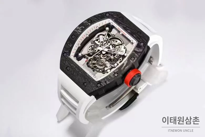 리차드밀 RM055 NTPT카본 블랙스켈레톤 수동 49.9mm 스켈레톤 다이얼 화이트 러버 스트랩 블랙 베젤 (2)