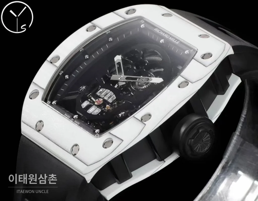 리차드밀 RM055 NTPT카본 블랙스켈레톤 수동 49.9mm 스켈레톤 다이얼 블랙 러버 스트랩 화이트 베젤