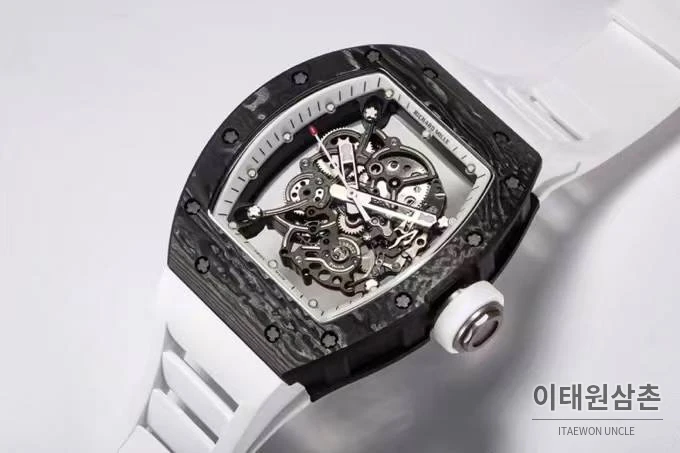 리차드밀 RM055 NTPT카본 블랙스켈레톤 수동 49.9mm 스켈레톤 다이얼 화이트 러버 스트랩 블랙 베젤