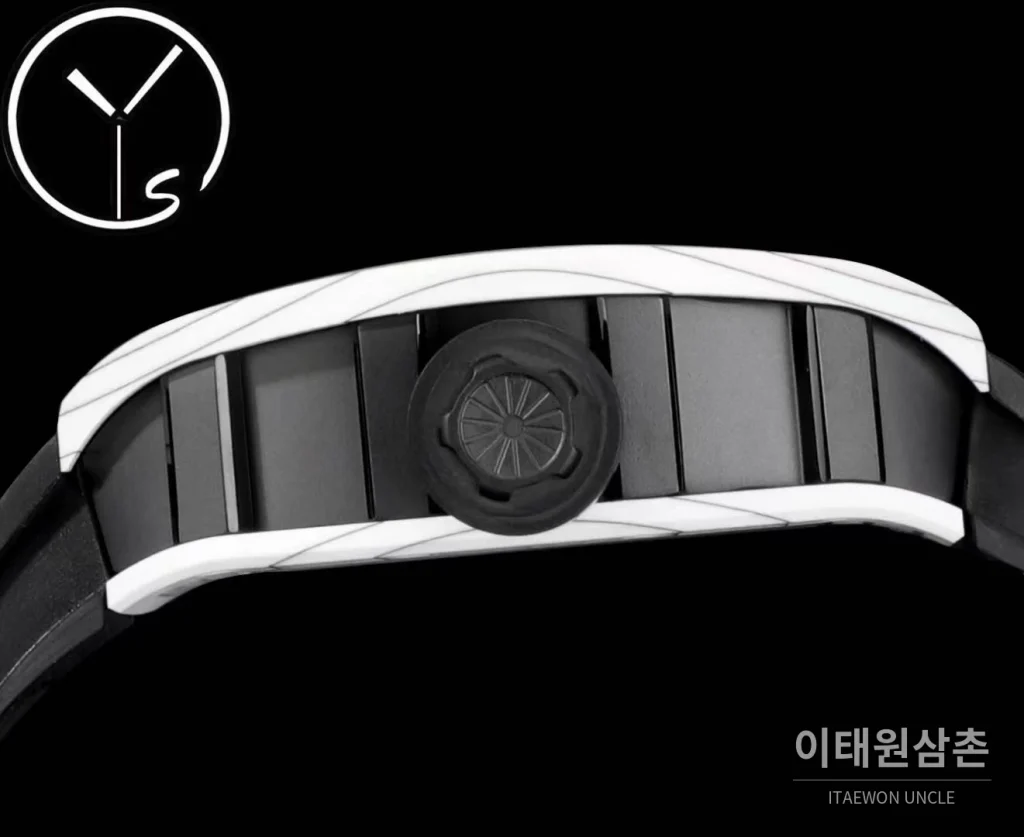 리차드밀 RM055 NTPT카본 블랙스켈레톤 수동 49.9mm 스켈레톤 다이얼 블랙 러버 스트랩 화이트 베젤