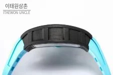 리차드밀 RM055 NTPT카본 블랙스켈레톤 수동 49.9mm 스켈레톤 다이얼 아이스블루 러버 스트랩 아이스블루 베젤