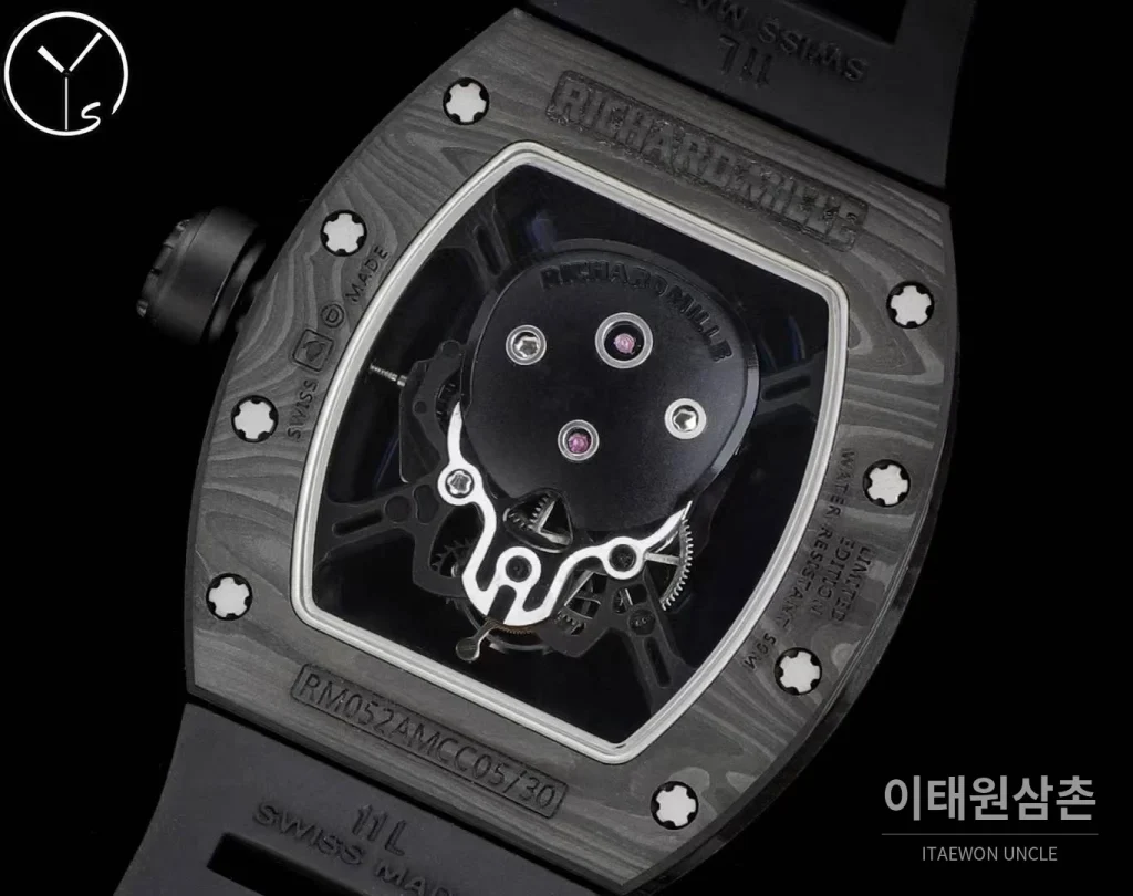 리차드밀 RM055 NTPT카본 블랙스켈레톤 수동 49.9mm 스켈레톤 다이얼 블랙 러버 스트랩 그레이 베젤