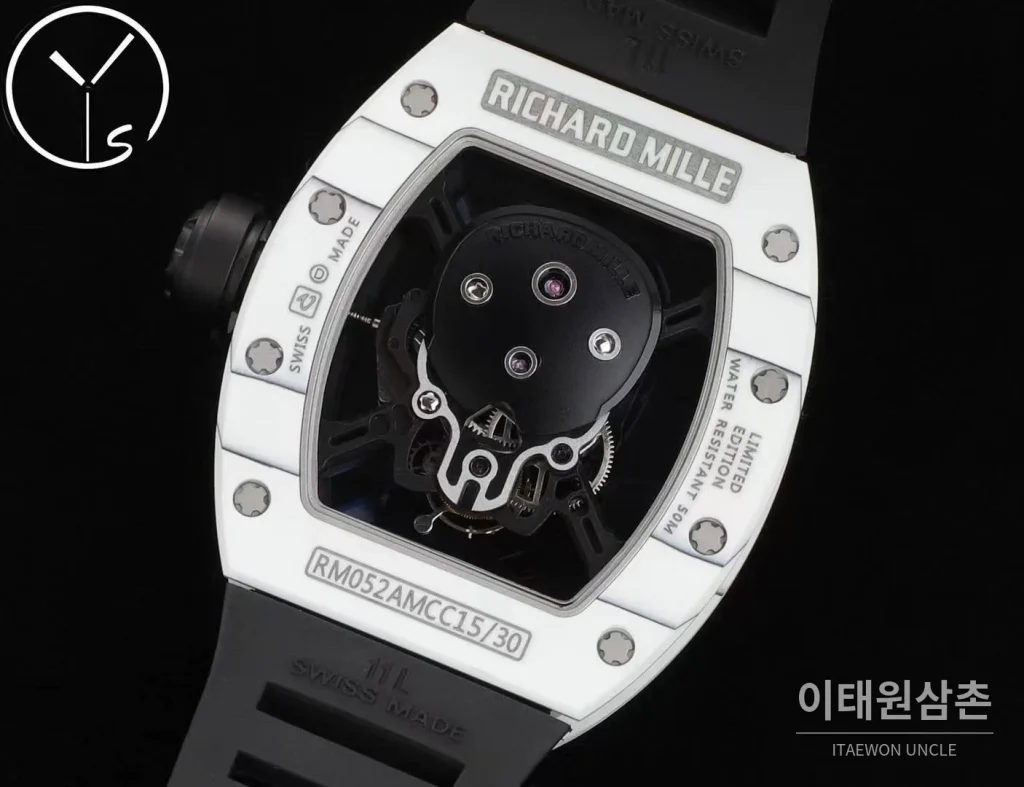 리차드밀 RM055 NTPT카본 블랙스켈레톤 수동 49.9mm 스켈레톤 다이얼 블랙 러버 스트랩 화이트 베젤