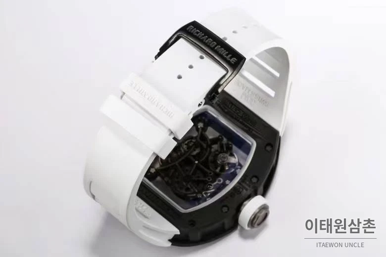 리차드밀 RM055 NTPT카본 블랙스켈레톤 수동 49.9mm 스켈레톤 다이얼 화이트 러버 스트랩 블랙 베젤